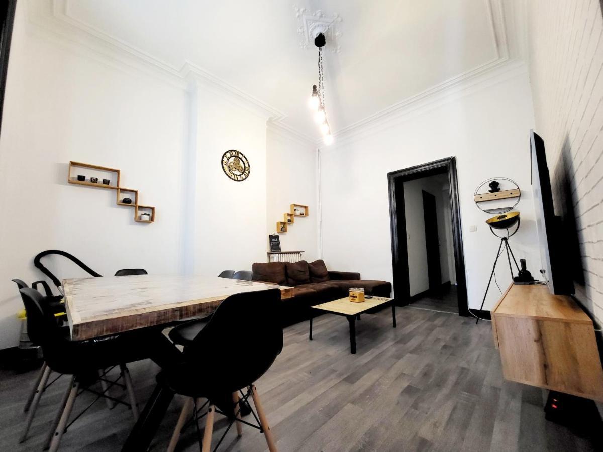 Ferienwohnung Chambre Privee Au 3E Etage Sans Ascenceur En Plein Centre De Charleroi Exterior foto