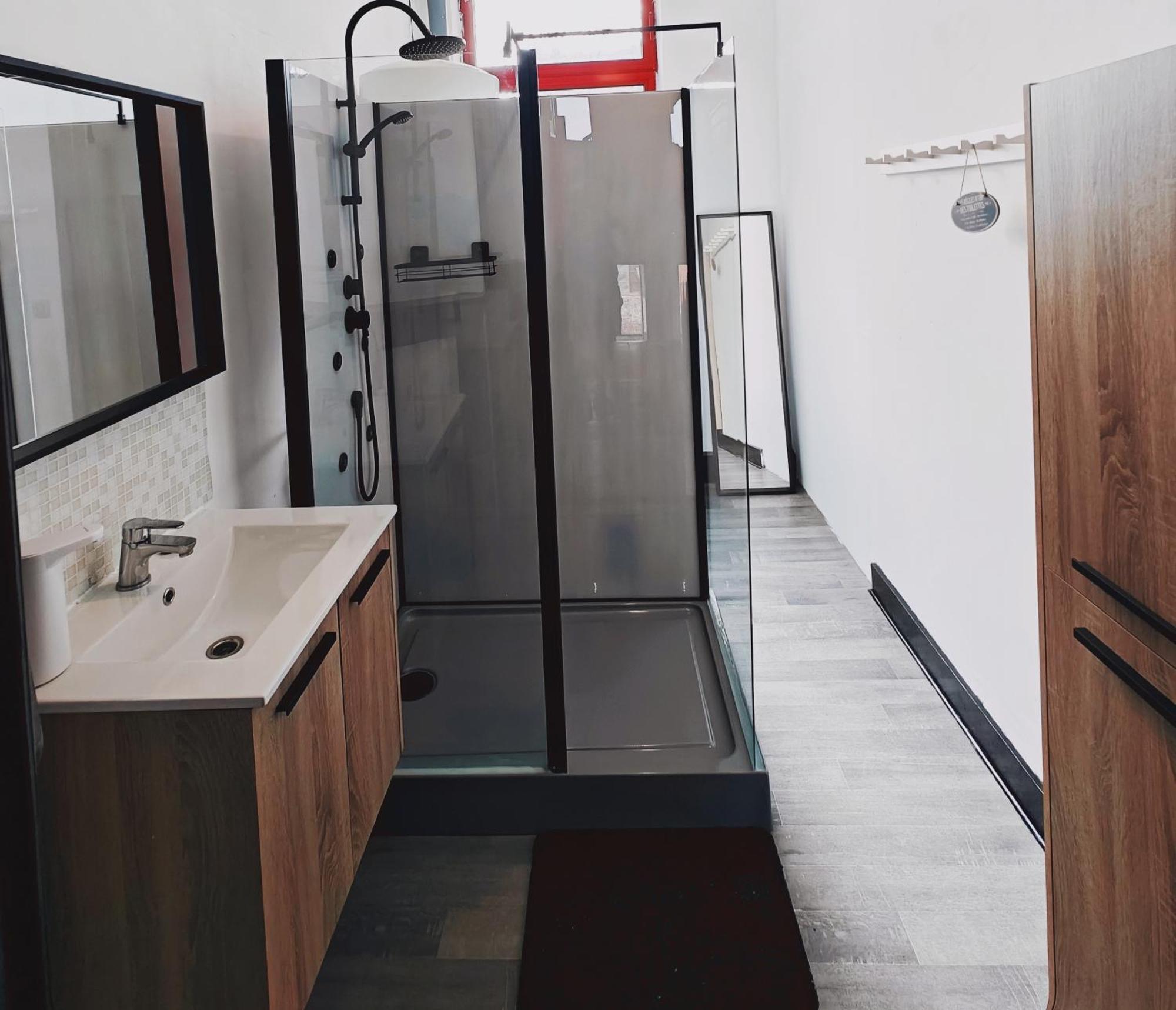 Ferienwohnung Chambre Privee Au 3E Etage Sans Ascenceur En Plein Centre De Charleroi Exterior foto